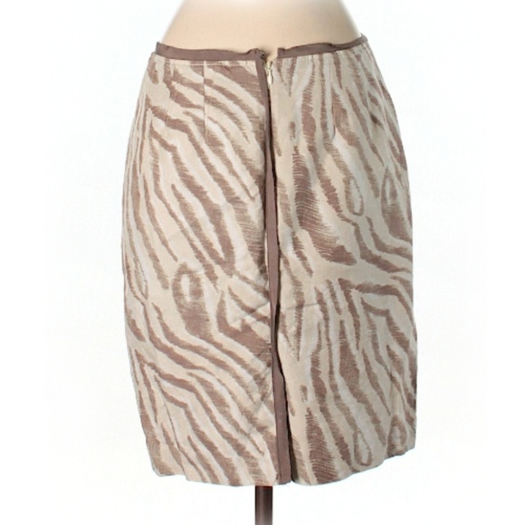 Ann Taylor Loft zipper back animal print size 4 Penicl career mid lenght Skirt - Picture 2 of 2